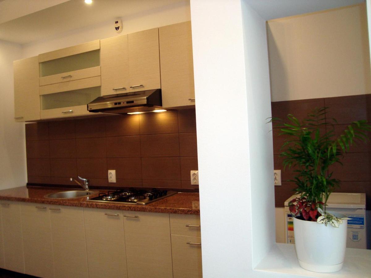 Casa Cu Flori Hotell Buşteni Exteriör bild
