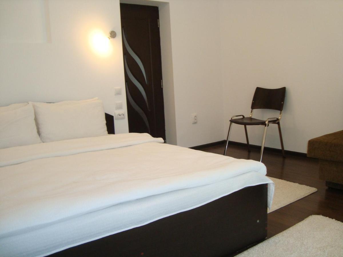 Casa Cu Flori Hotell Buşteni Exteriör bild