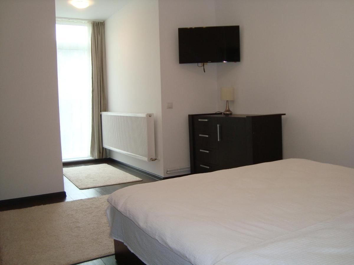 Casa Cu Flori Hotell Buşteni Exteriör bild