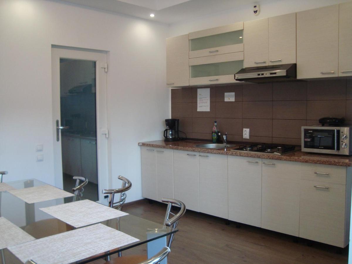 Casa Cu Flori Hotell Buşteni Exteriör bild