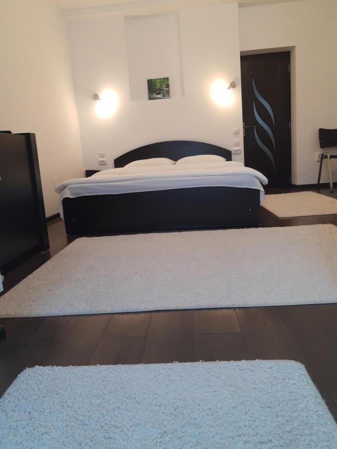 Casa Cu Flori Hotell Buşteni Exteriör bild