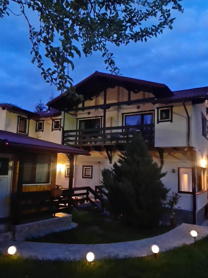 Casa Cu Flori Hotell Buşteni Exteriör bild