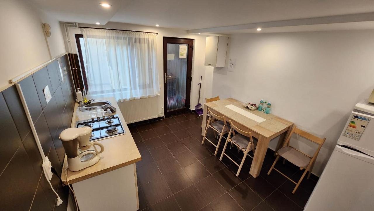Casa Cu Flori Hotell Buşteni Exteriör bild
