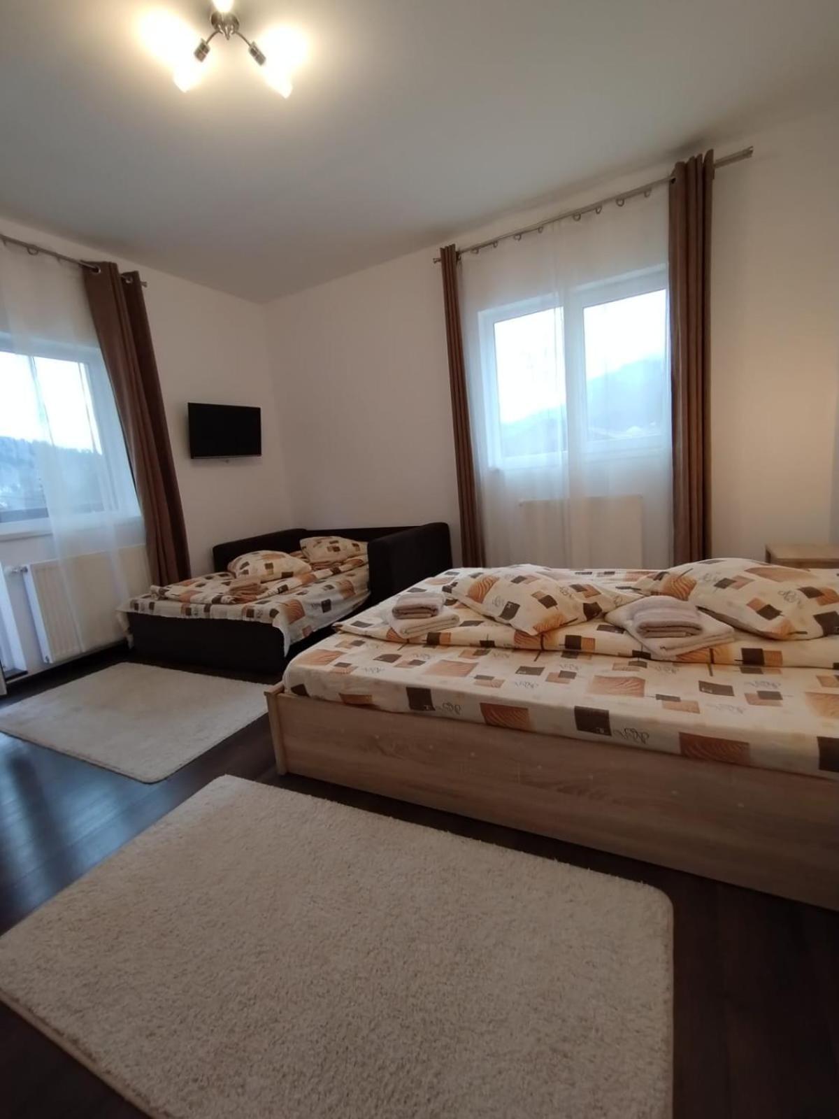 Casa Cu Flori Hotell Buşteni Exteriör bild
