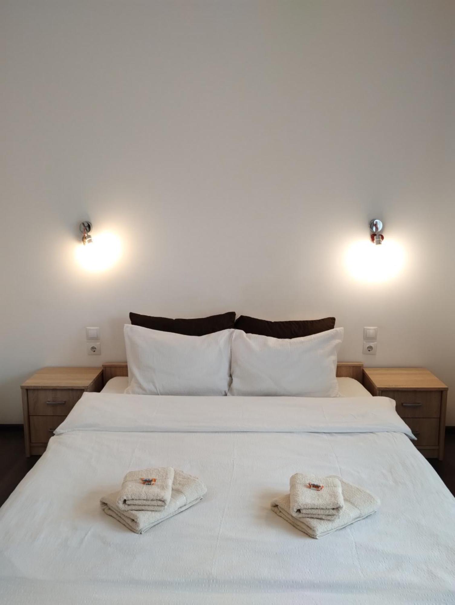 Casa Cu Flori Hotell Buşteni Exteriör bild