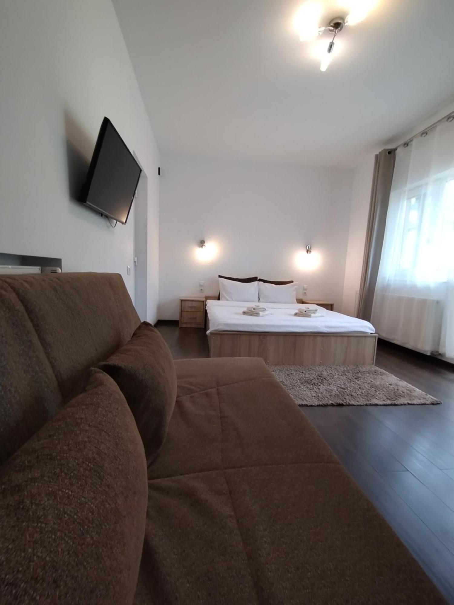 Casa Cu Flori Hotell Buşteni Exteriör bild